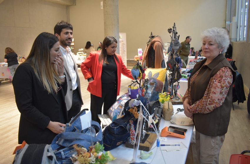 Feria “Mujeres que Emprenden” reunió 15 negocios de participantes del Programa Jefas de Hogar